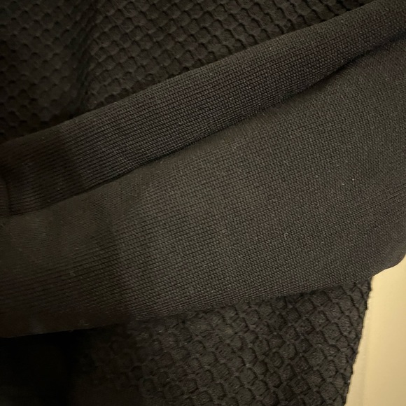 Textured crop top - Picture 3 of 3